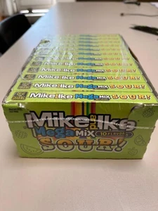 Ein Karton mit Mike and Ike Megamix Sour (MHD ABGELAUFEN 06.2024) Restposten - Bild 1 von 5