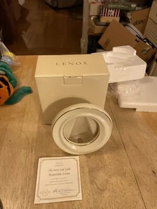 Lenox Standing Round Photo Frame Gold Trim NEW in Box 5" - Picture 1 of 4
