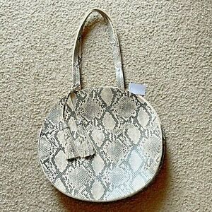 Round faux snake skin shoulder bag pouch purse tote unique sophisticated fun 