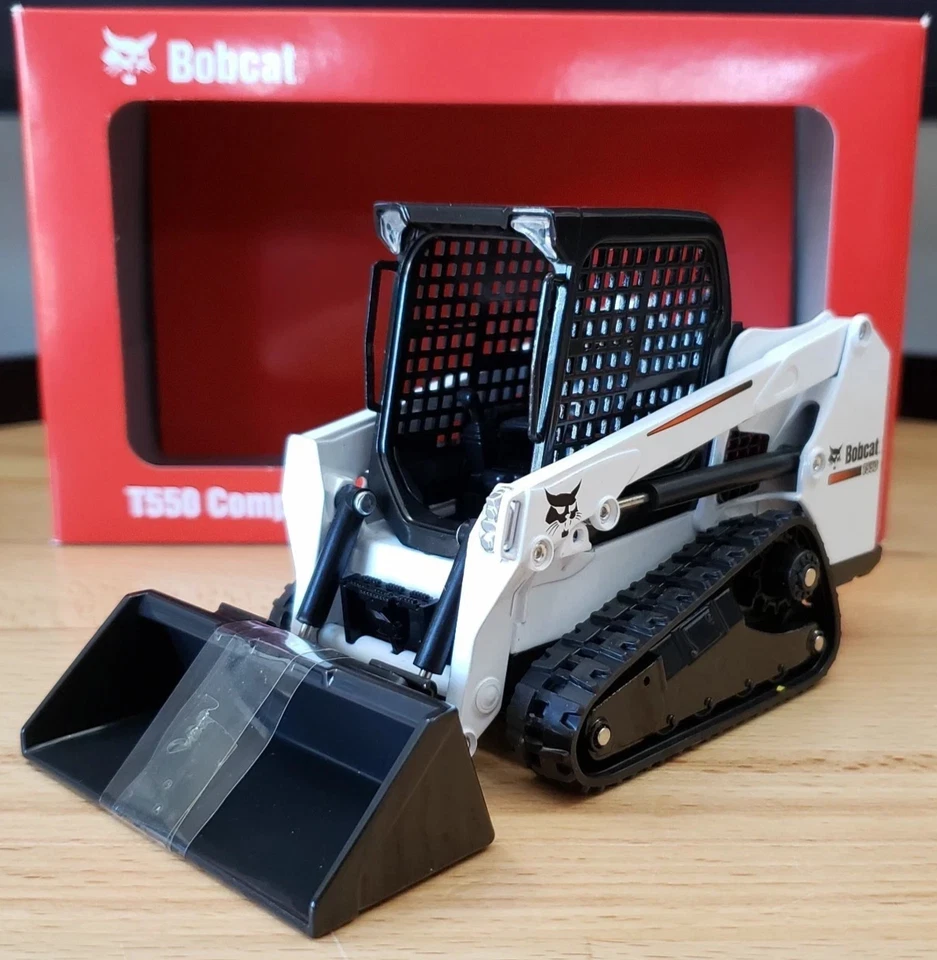 Bobcat T550 Compact Track Loader Diecast 1:25 - Image 1 of 4