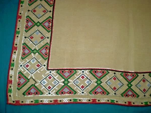  Vintage    tablecloth with hand embroidery - Picture 1 of 5