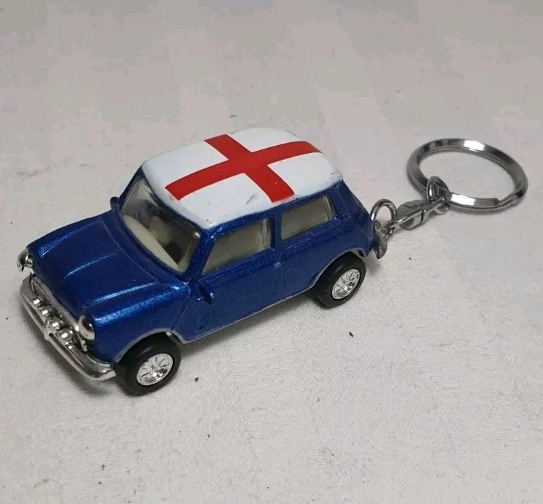 1/72 DIECAST MODEL CAR KEYCHAIN KEYRING RACING MINI COOPER CLASSIC GIFT - Image 1 of 1