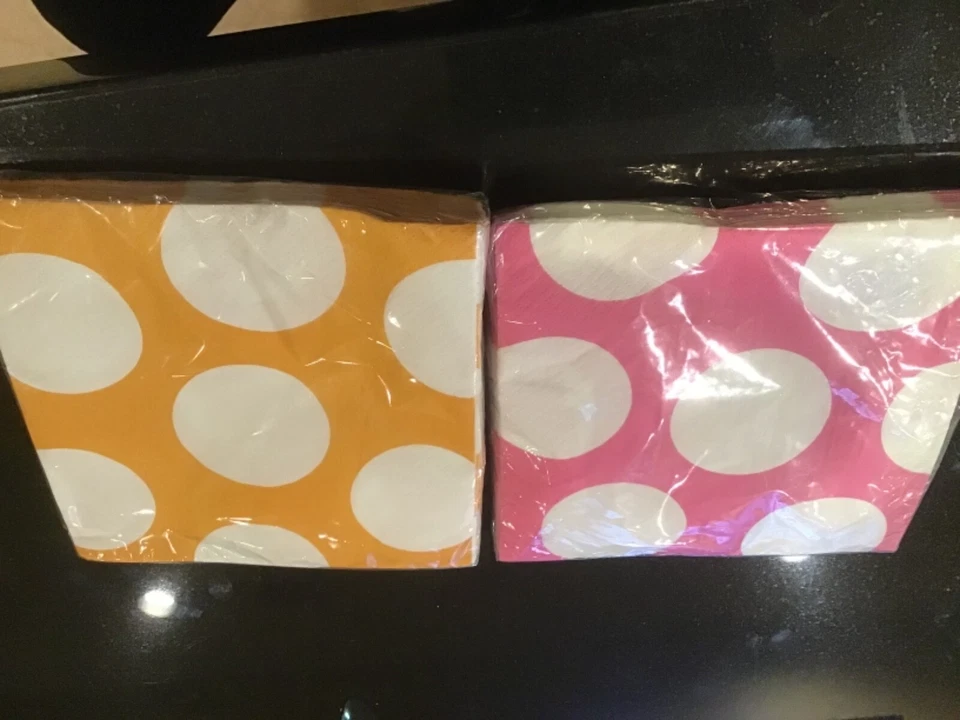 SERVILLETAS DE ALMUERZO LUNARES ROSAS Y DORADOS 2 paquetes 16 en cada uno Foto 1 de 1