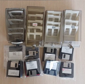 Lotto 5 contenitori per dischi + 62 floppy 3.5" USATI NON TESTATI PC Diaspron - Afbeelding 1 van 10
