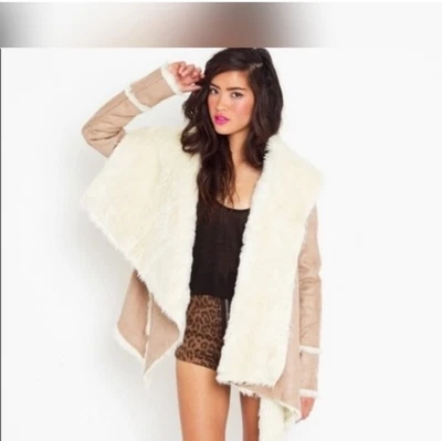 UNIF Abrigo Chelsea Asimétrico Piel de Oveja Frente Abierto Boho Hippie Penny Lane -Talla S Foto 1 de 4