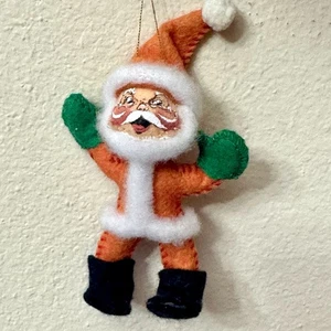 Vintage Annalee Santa Weihnachtsschmuck 1986 Mini 3" Filz 80er Kitsch Deko - Bild 1 von 4