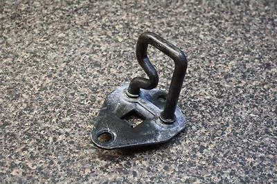 Volvo S40 2.4i 2006 marco de asiento trasero 8641850 bloqueo soporte pestillo delantero fabricante de equipos originales 06 Foto 1 de 4