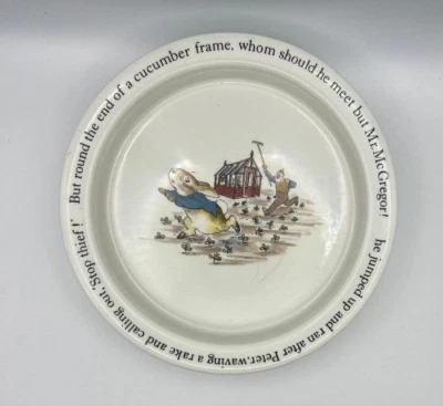 Wedgwood of Etruria & Barlaston England Peter Rabbit 6.5" Cuenco "Stop Thief" Foto 1 de 2
