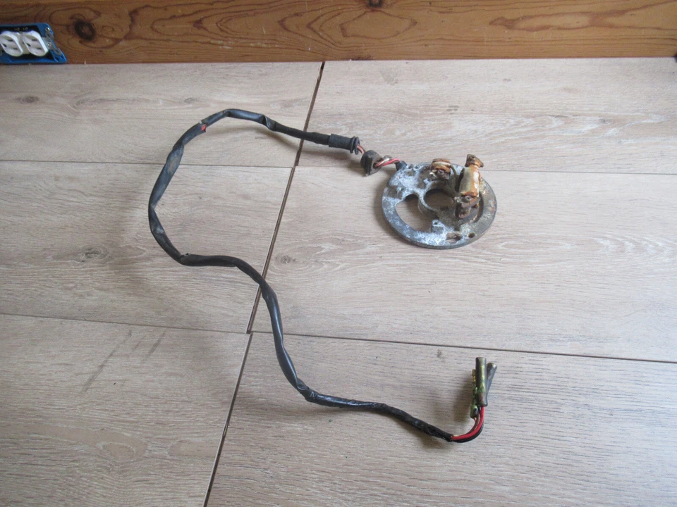 YZ 490 YAMAHA # 1982 YZ 490 1982 STATOR MAGNETO - Image 1 of 4