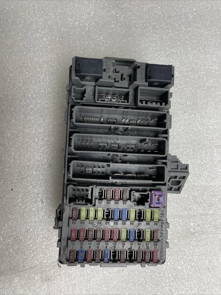 Honda Civic Hybird 2008 cabina interior caja de fusibles usado OEM Foto 1 de 4