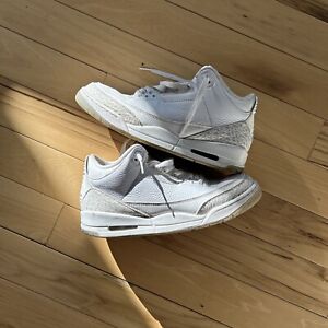 Größe 10,5 - Air Jordan 3 Retro dreifach weiß