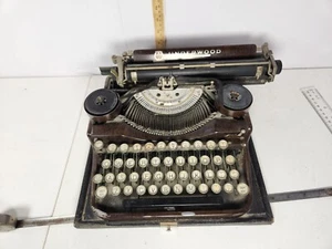 Vintage Underwood Standard Portable Typewriters - Picture 1 of 4