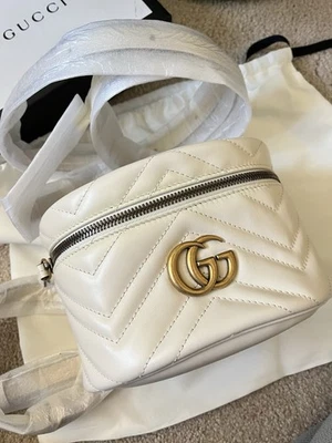 Bolso acolchado de cuero blanco para cámara Gucci GG Marmont Foto 1 de 4