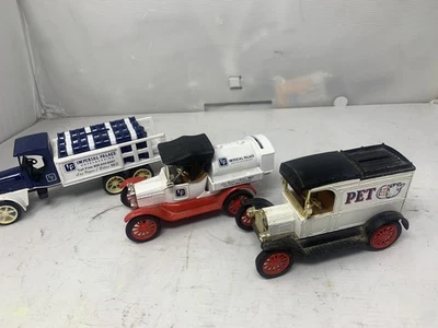 ERTL CO. ATT LOTE DE 3 RÉPLICAS 1913 MODELO T -VAN-COCHE DE ENTREGA Foto 1 de 3