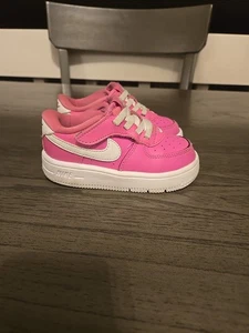 Nike Force 1 Low Easyon Playful rosa/bianco da bambino (FN0236 600) taglia 7c - Foto 1 di 4