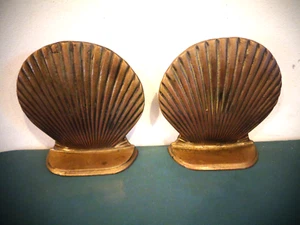 VINTAGE SOLID BRASS SCALLOP CLAM SEASHELL BOOKENDS SEA SHELL BEACH NAUTICAL - Picture 1 of 4