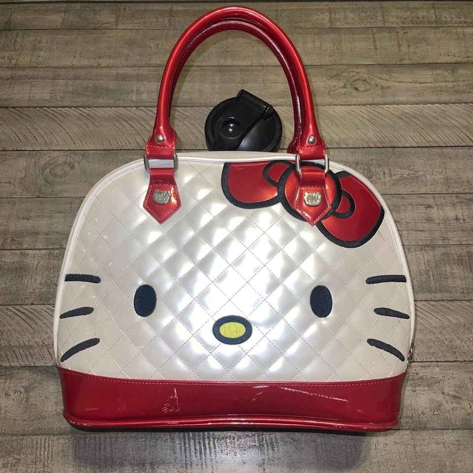 Bolso Loungefly Sanrio Hello Kitty 2012 grande abovedado rojo/blanco Foto 1 de 4