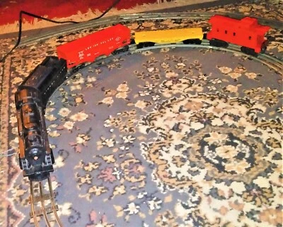 VINTAGE 1959 LIONEL POSTWAR O27 GAUGE #246 STEAM FREIGHT TRAIN SET RUNS GOOD - Image 1 of 4