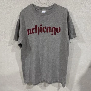 Camiseta Gildan UChicago Para Hombre Gris Universidad de Chicago Granates Camiseta Universitaria L - Imagen 1 de 7