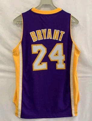 Camiseta Adidas NBA Los Angeles Lakers Kobe Bryant #24 para hombre mediana púrpura/dorado #91 Foto 1 de 4