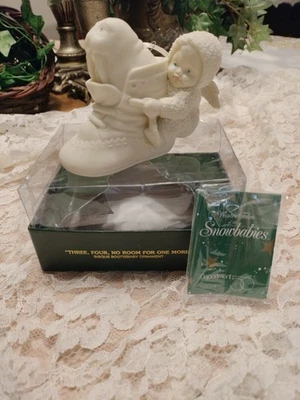 Snowbabies "Tres, Cuatro, No hay Espacio para Uno Más" Bisque Ornamento Departamento 56 Foto 1 de 4