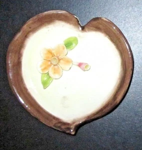 Vintage Nuova Capodimonte Heart Shape Porcelain Dish Dimensional Flower & Bud - Picture 1 of 2