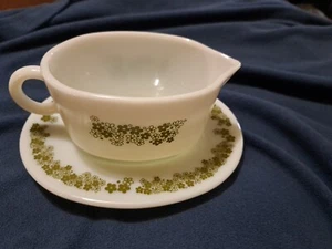 VINTAGE PYREX 77-B AND 77-U CRAZY DAISY FLOWER GRAVY BOAT AND SAUCER PLATE SET - Picture 1 of 6