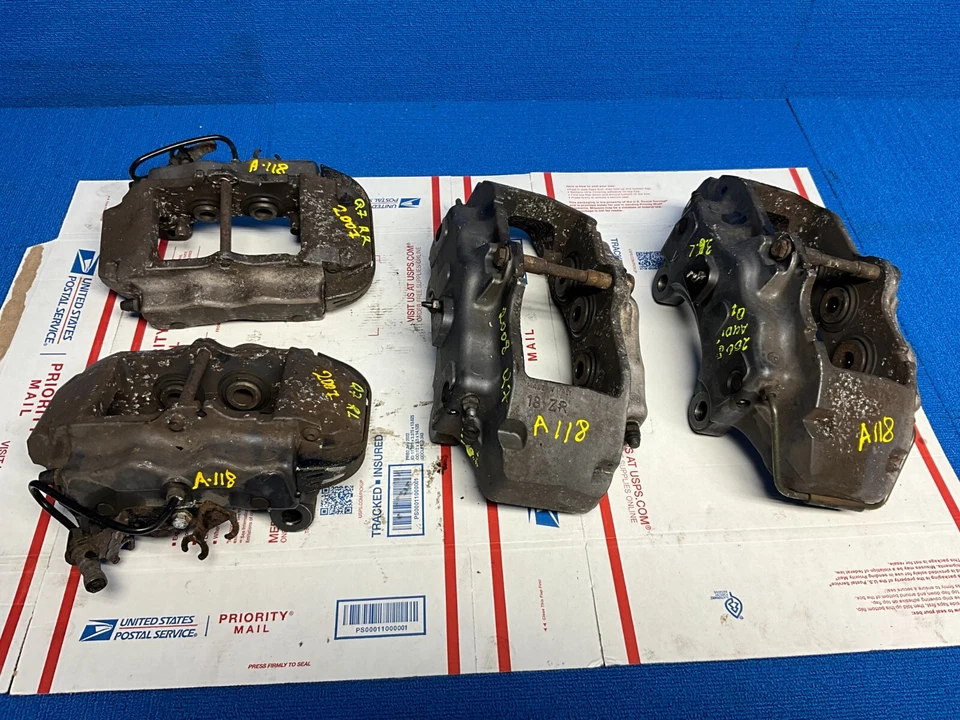 Juego de pinzas de freno delanteras y traseras AUDI Q7 QUATTRO 2007-2010 4L 3,6 L V6 gasolina 112 k OEM Foto 1 de 4
