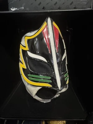 Anel usado assinado Hijo de Mascara Sagrada máscara museu exibição - Imagem 1 de 4