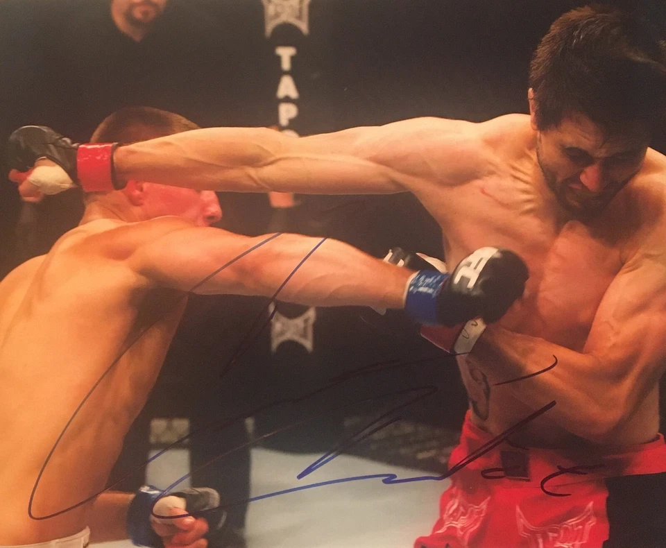 Foto firmada por Carlos Condit 8x10 UFC Foto 1 de 2