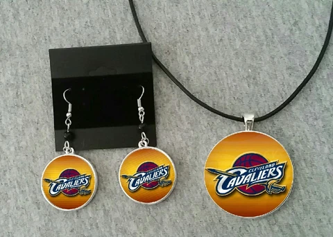 Cleveland Cavaliers earring and necklace set Cover