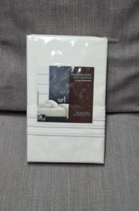 Set of 2 Pillowcases 800TC Egyptian cotton Bloomingdale's NY - Picture 1 of 5