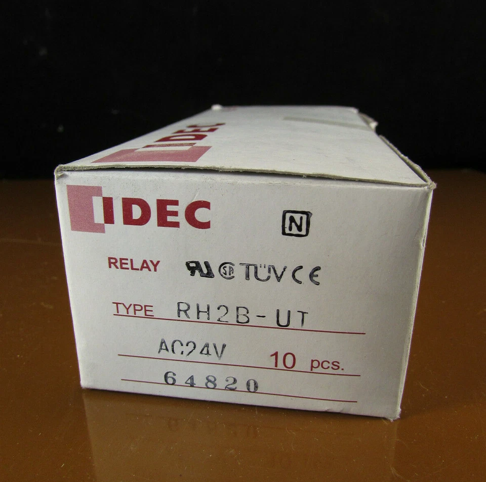 Idec RH2B-UT AC 24V Relay (10) - Image 1 of 1
