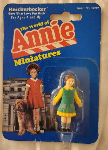 The World of Orphan Annie Molly (1982) Knickerbocker Miniature Figure Cover