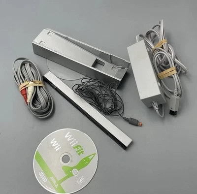 Paquete de piezas OEM Nintendo Wii - Cable de alimentación, cable AV, barra de sensores y soporte y juego Foto 1 de 2