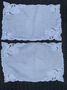 Vintage White Cotton Scalloped Edge Embroidered Cutwork Napkin Set 2pc 12"x 18" - Picture 1 of 8