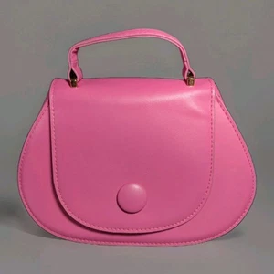 SMALL PINK PURSE WITH TOP HANDLE COLD HARDWARE AND PINK BUTTON - Picture 1 of 12