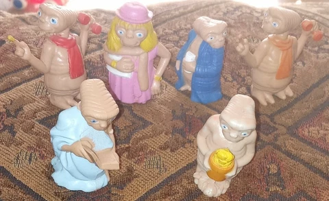 Lot of 6 Vintage 1982 LJN Toys E.T Extra Terrestrial Movie PVC Figure Toy 1.75"! Cover
