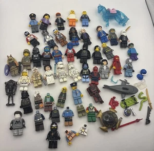 Lote de mini figuras Lego y algunos accesorios lote de piezas incompletas Star Wars Marvel  - Imagen 1 de 9