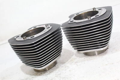 Harley-Davidson Electra Glide Ultra Limited 2016 motor FLHTK pistón de motor Foto 1 de 4