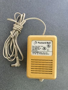 Fuente de alimentación Packard Bell enchufable clase 2 modelo CEA-913C 9VDC 1000mA 120v 16W - Imagen 1 de 3