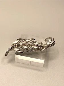 Vintage Monet Feather Leaf Swirl Silver Tone Classic Brooch Pin Silver Tone 3" - Picture 1 of 5
