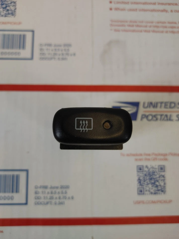 Interruptor de descongelación trasero compatible con 1999 2000 2001 2002 2003 2004 GEO/CHEVROLET TRACKER Foto 1 de 4