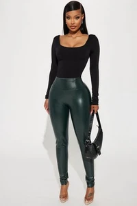 Fashionnova Faux Leather Tummy Tuck Leggings Hunter Green Size XL Non Stretch - Picture 1 of 4