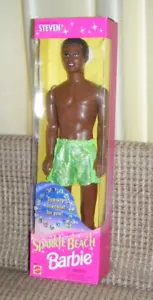 1995 BAMBOLA SPARKLE BEACH STEVEN BARBIE FRIEND NUOVA CON SCATOLA Mattel #14353 - Foto 1 di 2