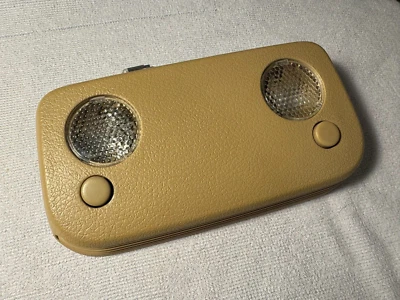 Ford Mustang 2010 montado en la parte delantera OEM cúpula interior marrón claro Foto 1 de 4