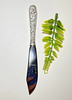 Cuchillo de mantequilla maestro con mango repoussé de plata esterlina KIRK 6-7/8" Lg acero inoxidable Foto 1 de 4