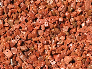 20 gramos de virutas de cristal perforadas de Goldstone sueltas, pulidas, lote a granel - Imagen 1 de 4