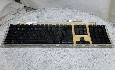 Apple Pro Keyboard M7803 USB Keyboard - Image 1 of 4