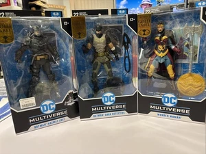 3 McFarlane Toys DC Multiverse ~ MUJER MARAVILLA, BATMAN HAZMAT Y DETECTIVE OSCURO - Imagen 1 de 9